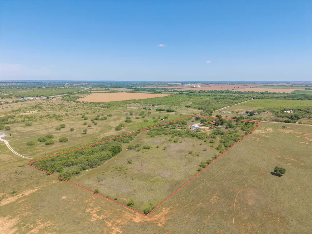883 Santa Anna Ave Coleman, TX 76834