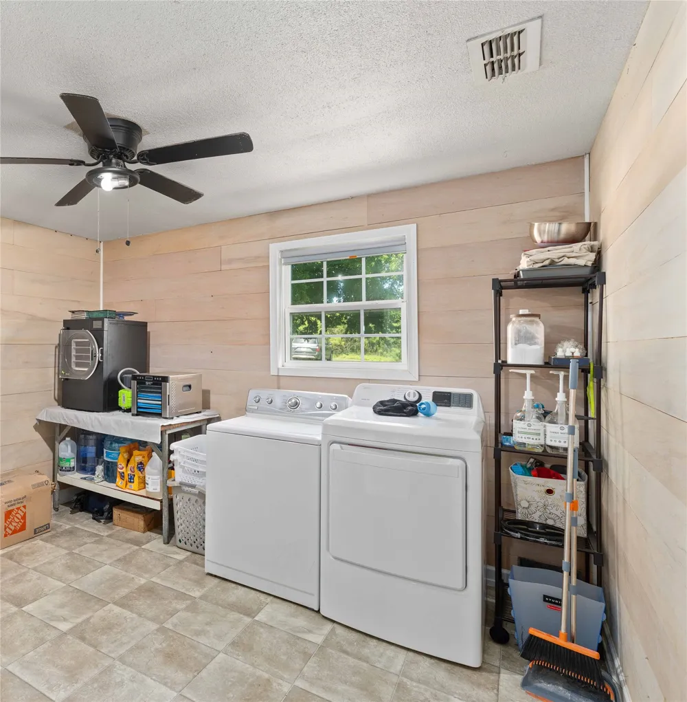 883 Santa Anna Ave Coleman, TX 76834