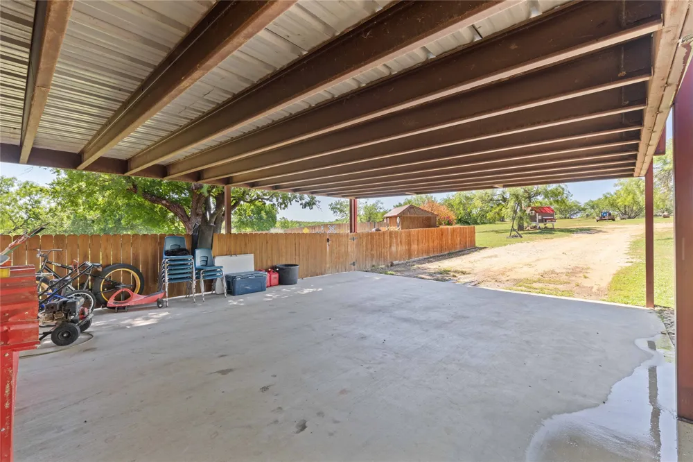 883 Santa Anna Ave Coleman, TX 76834