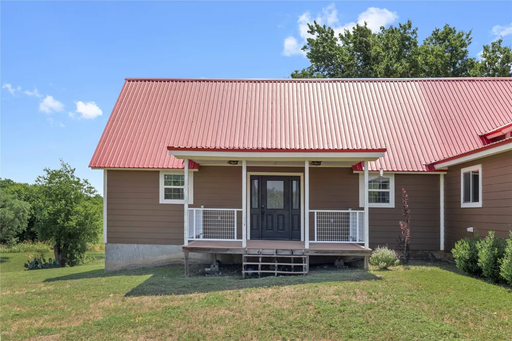 883 Santa Anna Ave Coleman, TX 76834