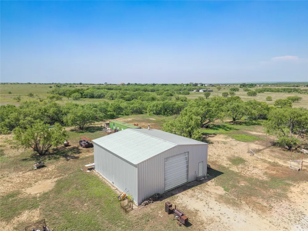 883 Santa Anna Ave Coleman, TX 76834
