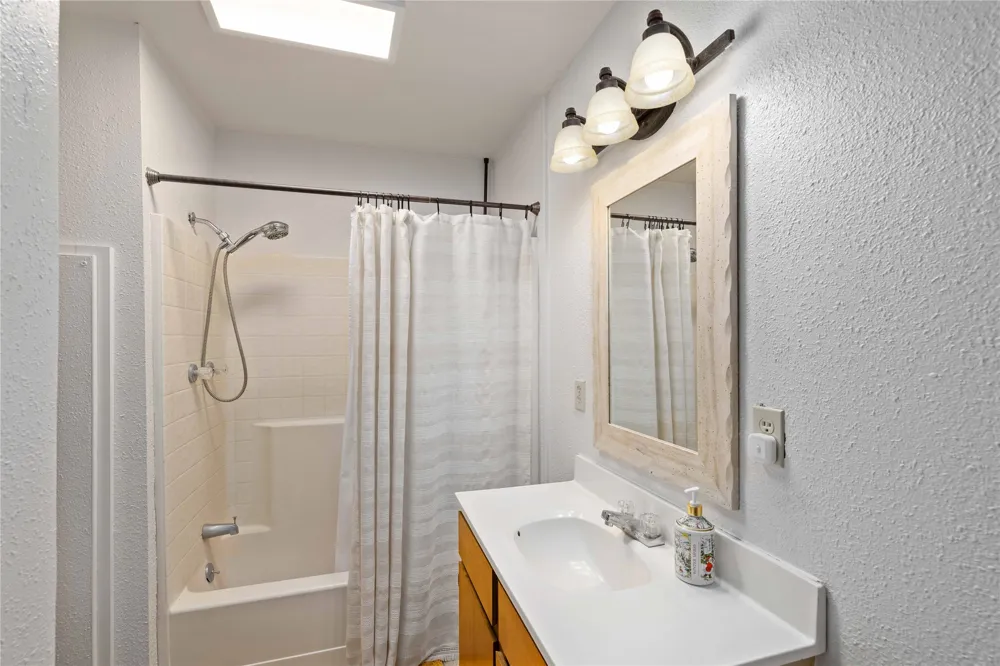 883 Santa Anna Ave Coleman, TX 76834