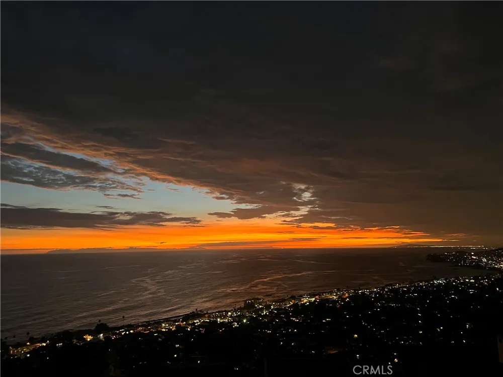 2378 Crestview Drive Laguna Beach, CA 92651