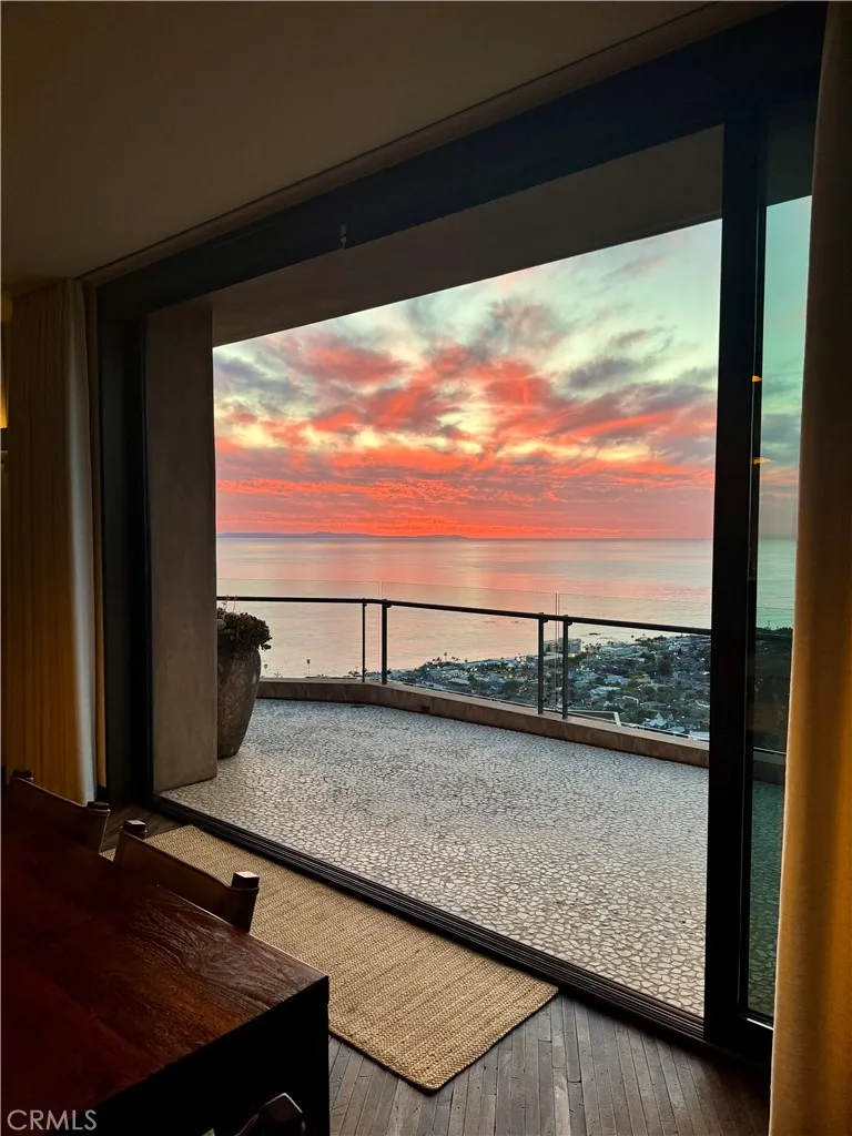 2378 Crestview Drive Laguna Beach, CA 92651