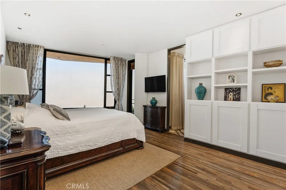 2378 Crestview Drive Laguna Beach, CA 92651