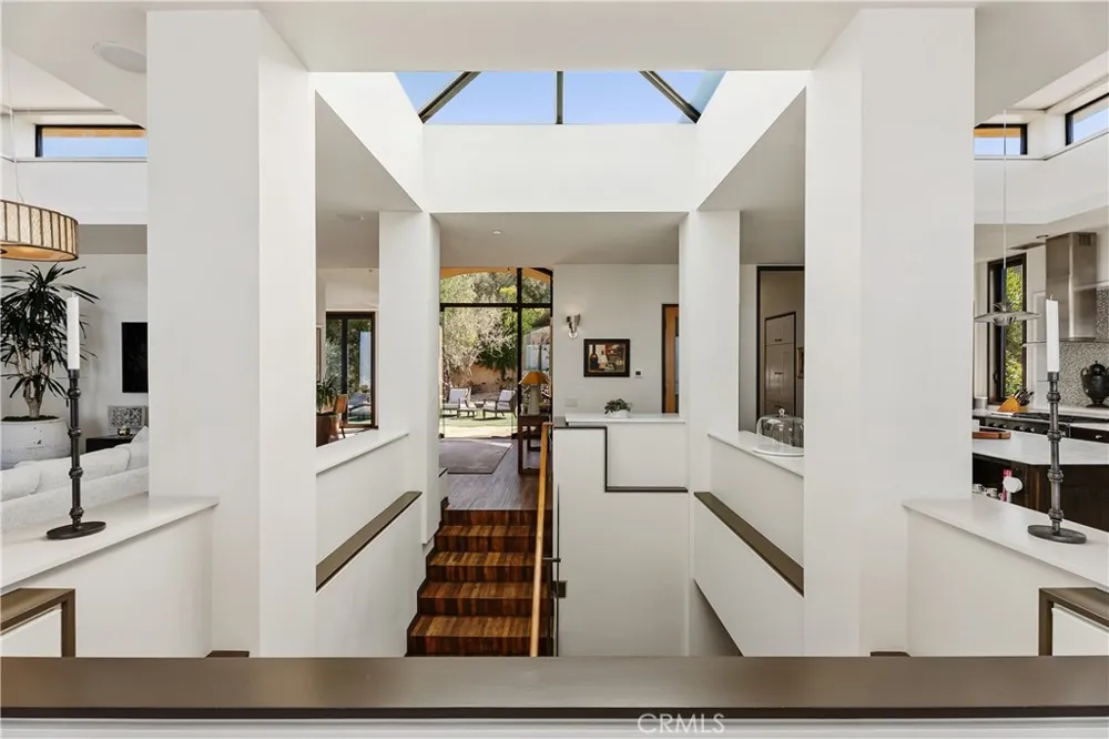 2378 Crestview Drive Laguna Beach, CA 92651
