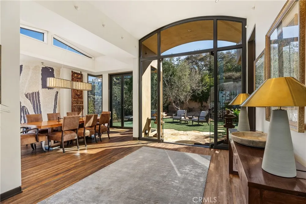 2378 Crestview Drive Laguna Beach, CA 92651