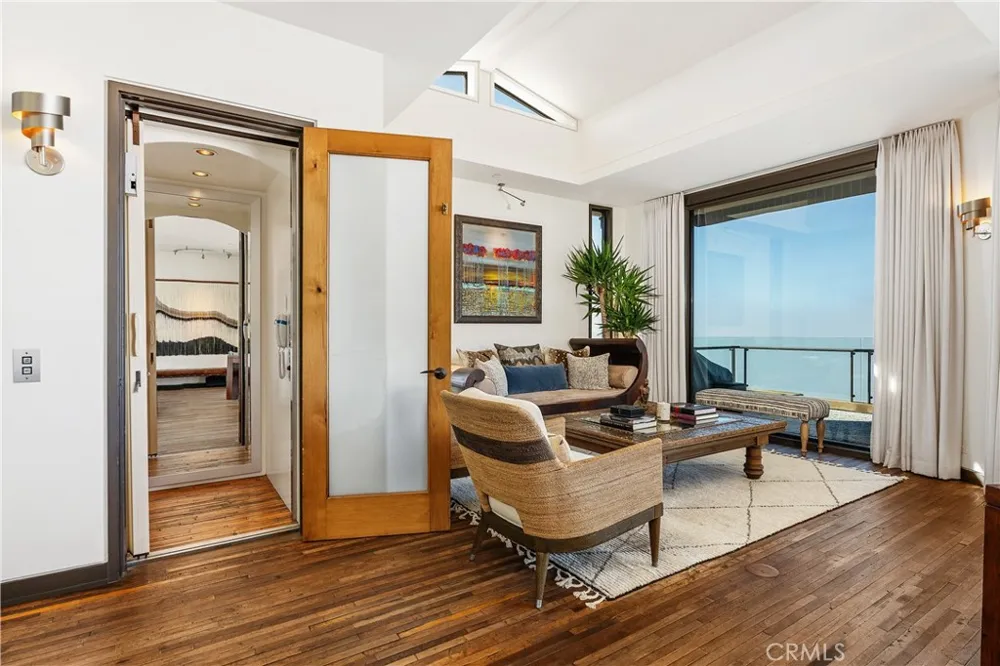 2378 Crestview Drive Laguna Beach, CA 92651