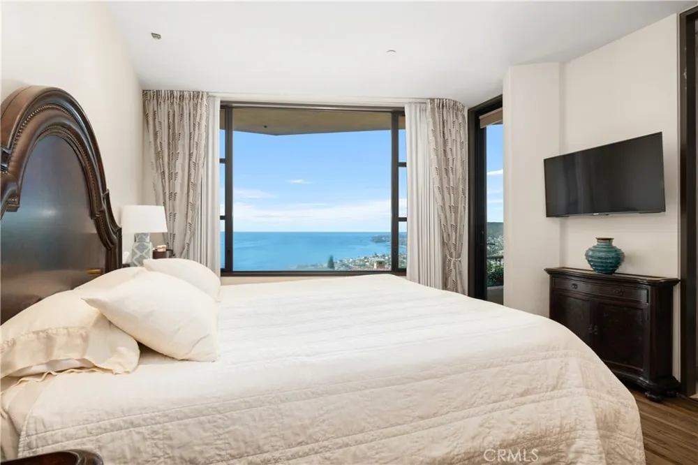 2378 Crestview Drive Laguna Beach, CA 92651