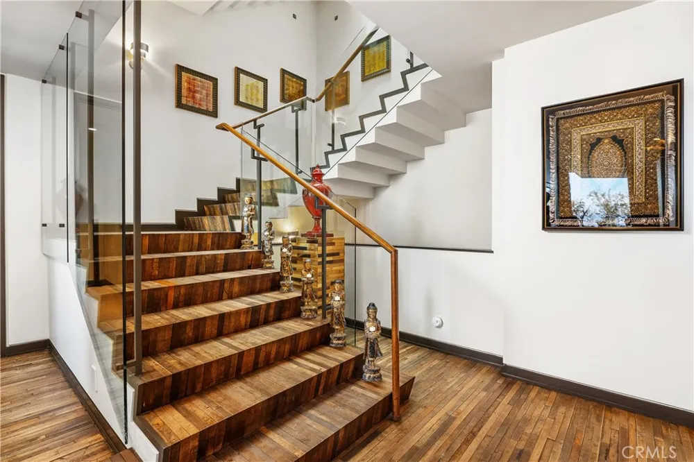 2378 Crestview Drive Laguna Beach, CA 92651