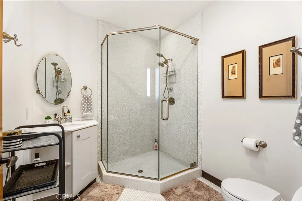 2378 Crestview Drive Laguna Beach, CA 92651