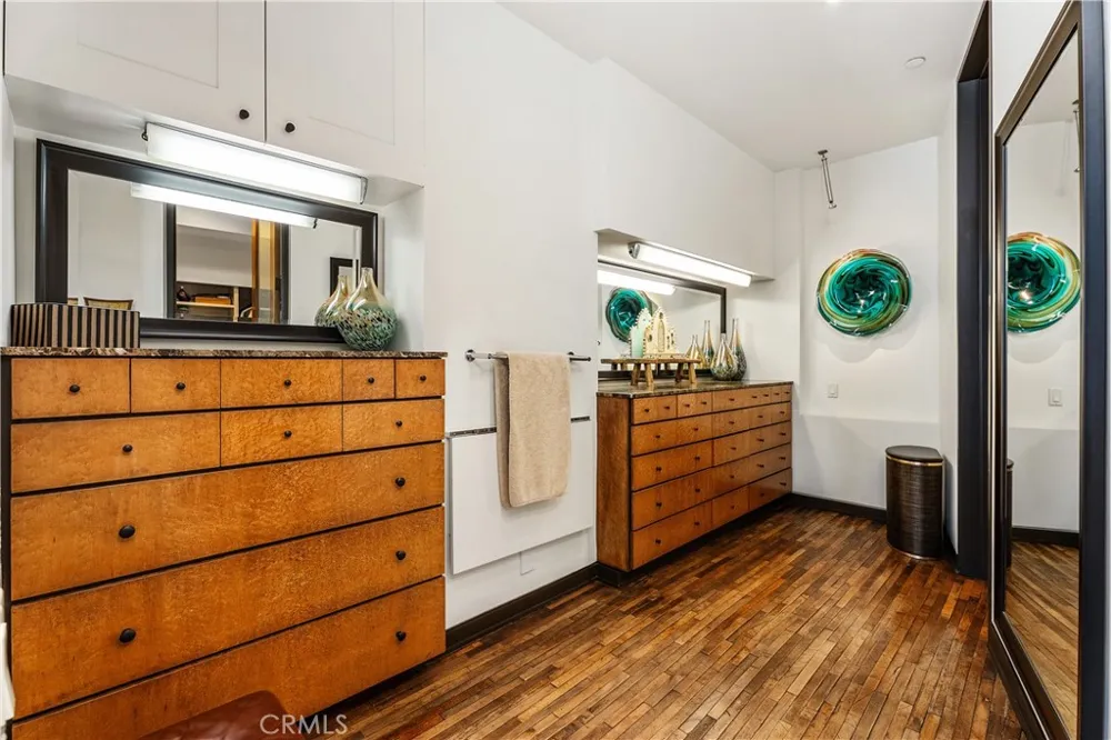 2378 Crestview Drive Laguna Beach, CA 92651