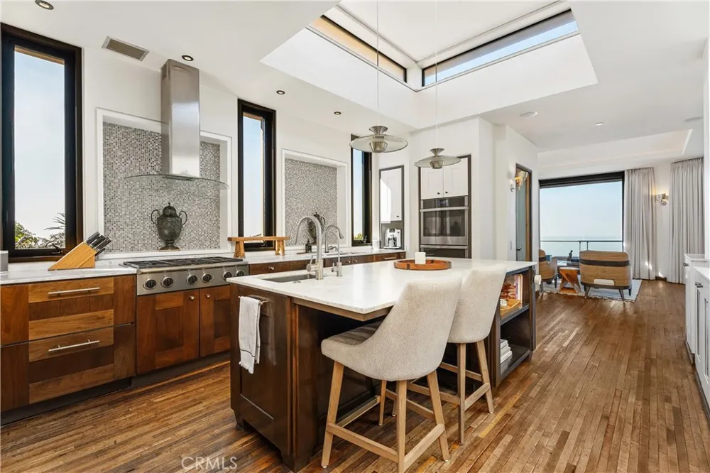 2378 Crestview Drive Laguna Beach, CA 92651