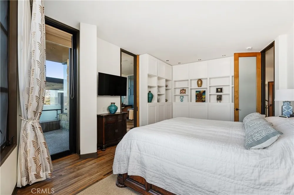 2378 Crestview Drive Laguna Beach, CA 92651