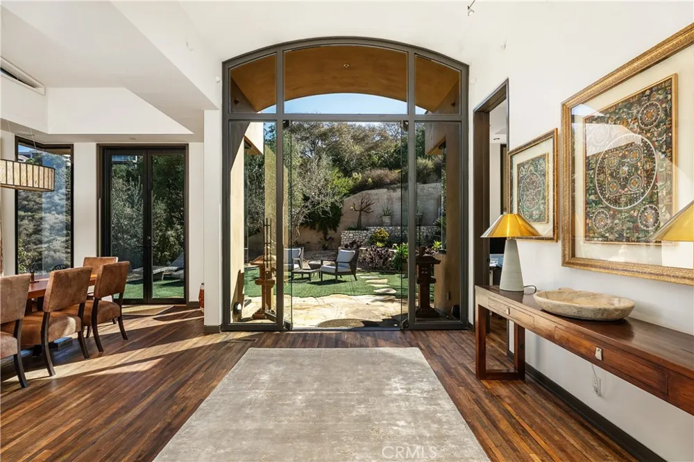 2378 Crestview Drive Laguna Beach, CA 92651