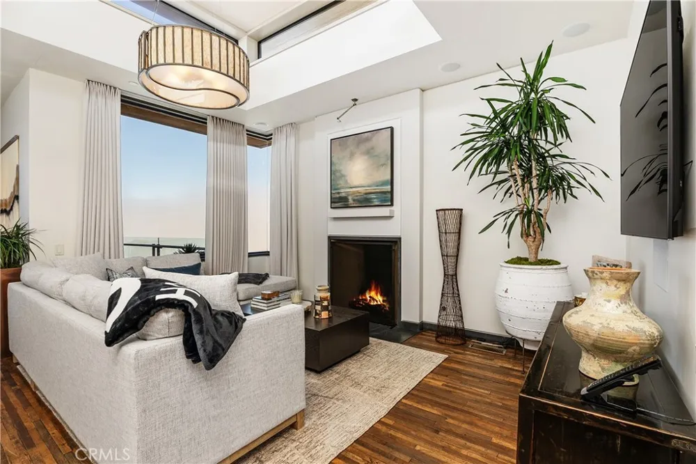 2378 Crestview Drive Laguna Beach, CA 92651