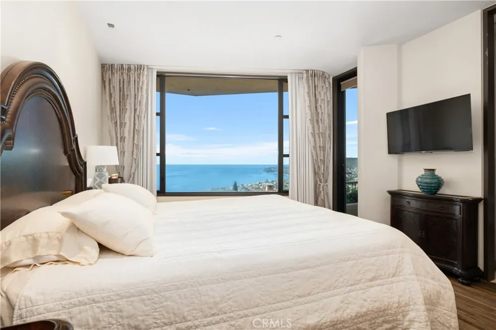 2378 Crestview Drive Laguna Beach, CA 92651