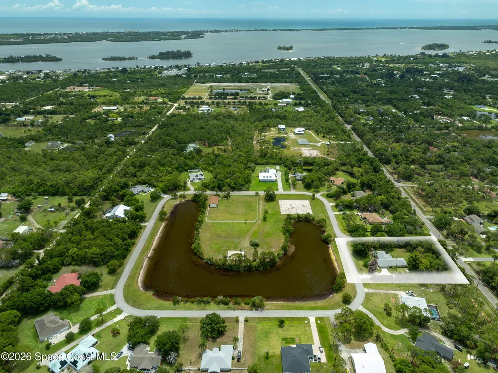 4500 Hunters Run Circle Grant, FL 32949