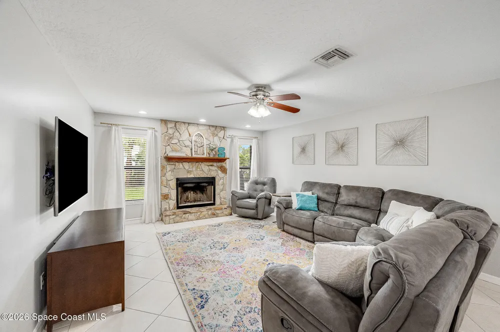 4500 Hunters Run Circle Grant, FL 32949