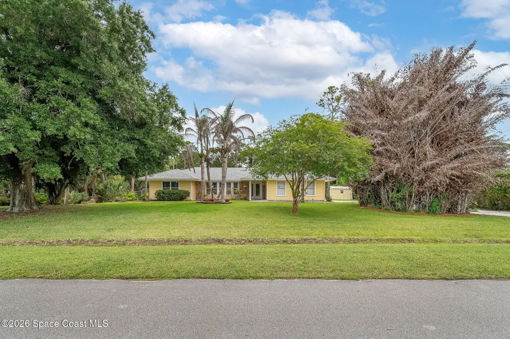 4500 Hunters Run Circle Grant, FL 32949