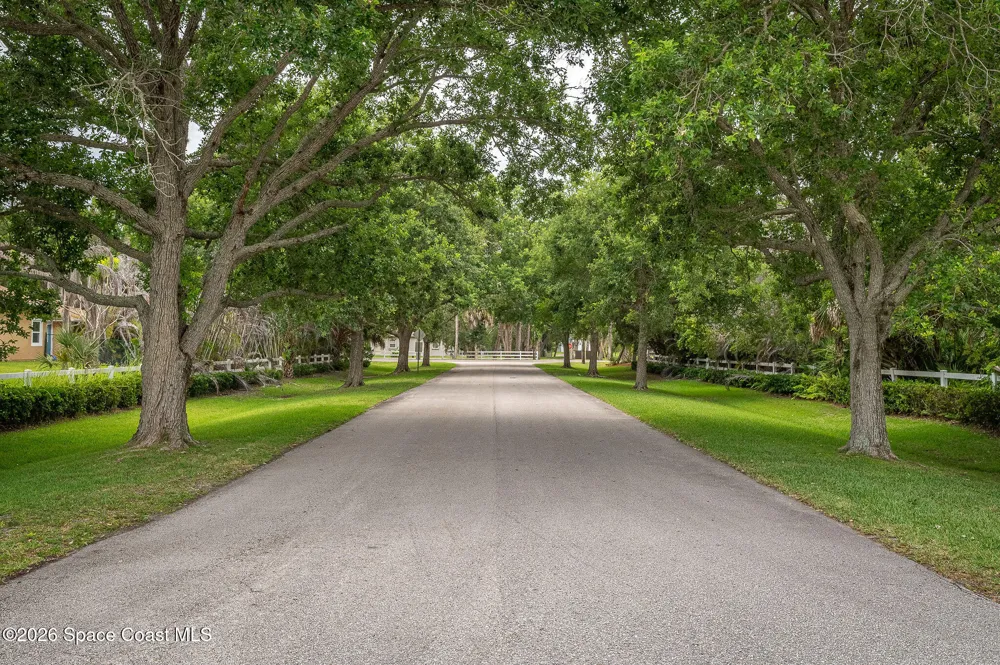 4500 Hunters Run Circle Grant, FL 32949