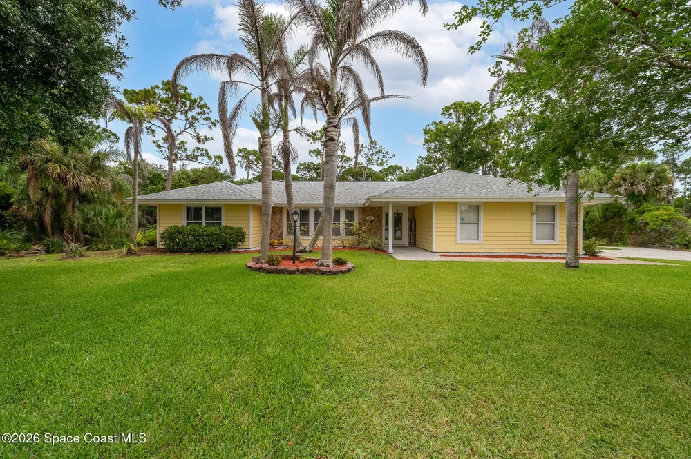 4500 Hunters Run Circle Grant, FL 32949