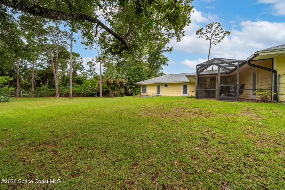 4500 Hunters Run Circle Grant, FL 32949
