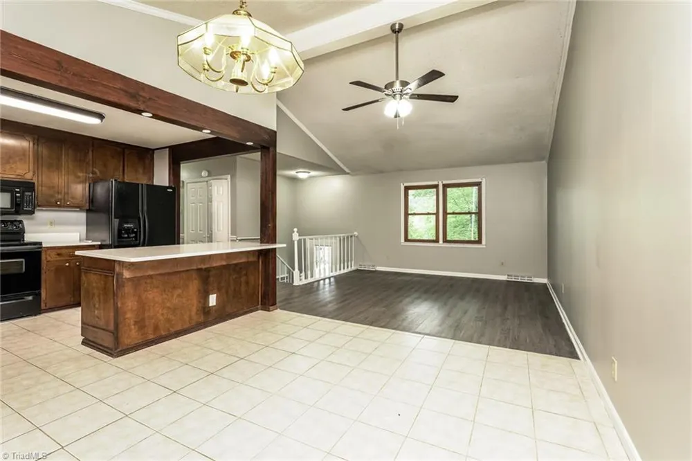 4290 Mashie Drive Pfafftown, NC 27040