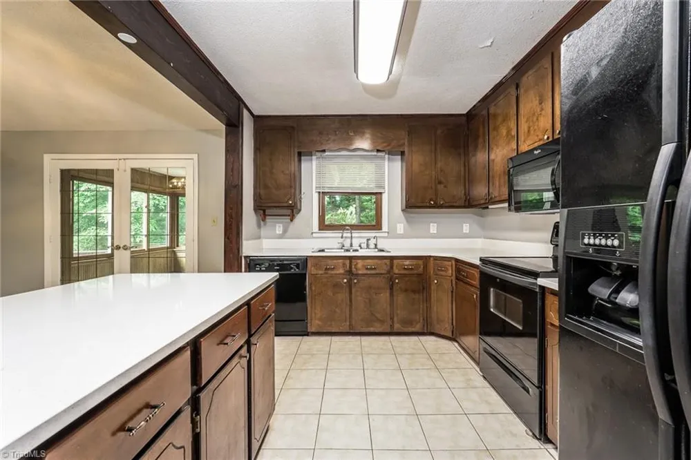 4290 Mashie Drive Pfafftown, NC 27040