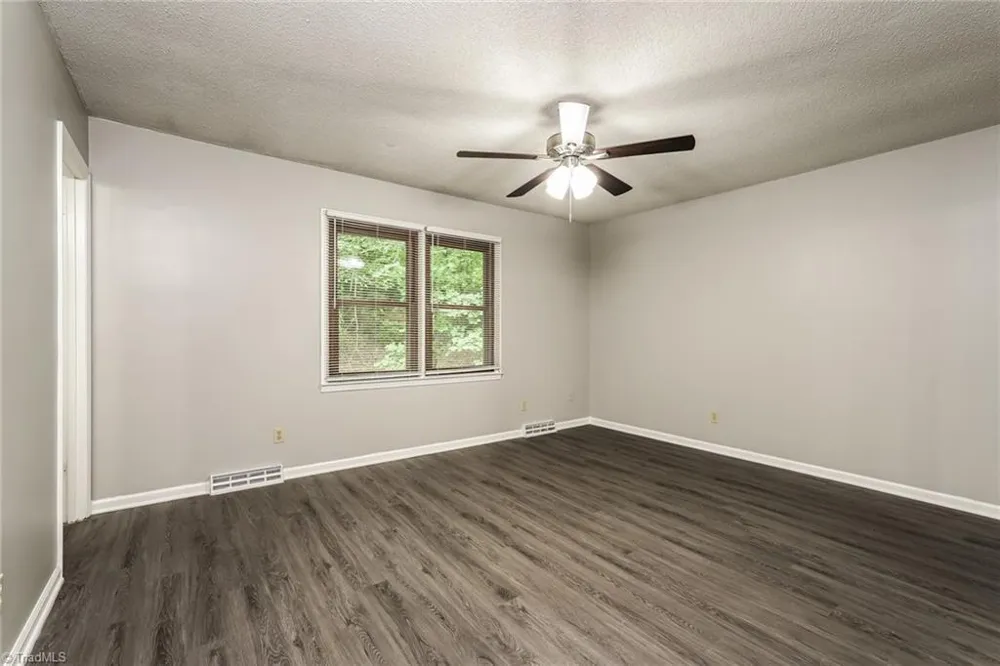 4290 Mashie Drive Pfafftown, NC 27040