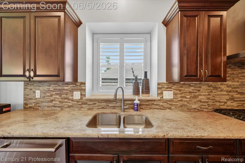 2212 Heidi Drive Addison Township, MI 48370
