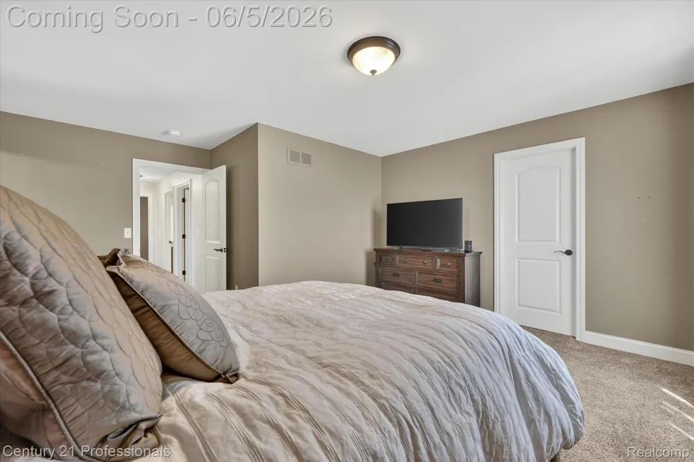 2212 Heidi Drive Addison Township, MI 48370
