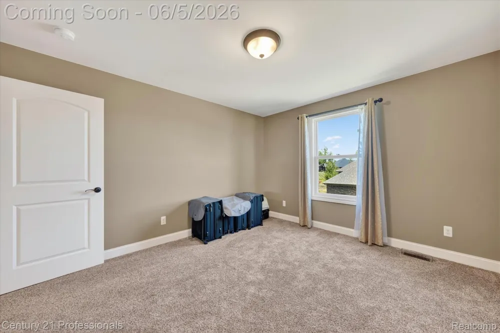 2212 Heidi Drive Addison Township, MI 48370