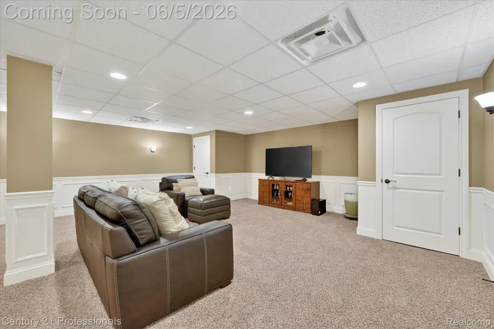 2212 Heidi Drive Addison Township, MI 48370