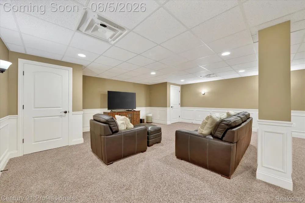 2212 Heidi Drive Addison Township, MI 48370
