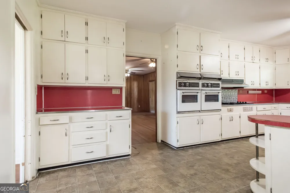 1402 W 12th ST Alma, GA 31510