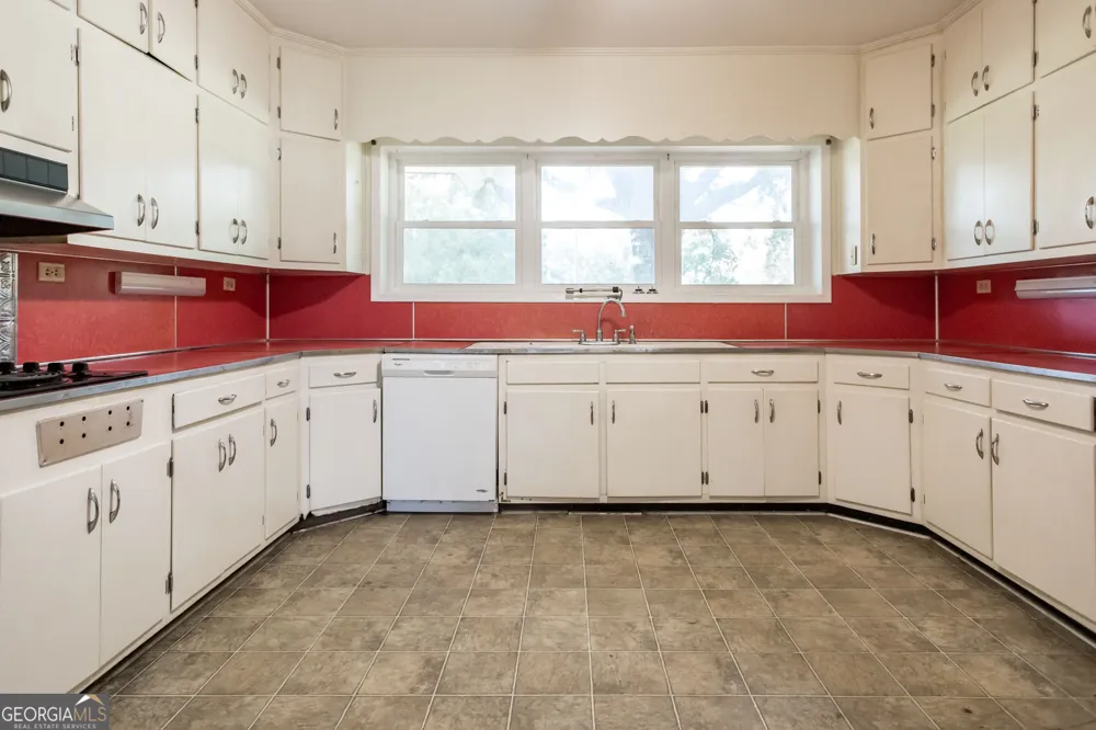 1402 W 12th ST Alma, GA 31510