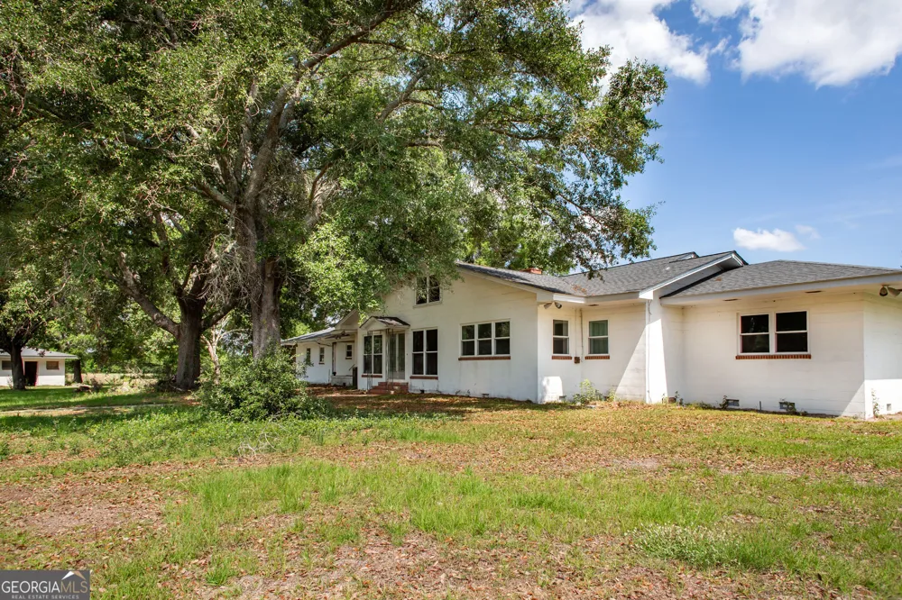 1402 W 12th ST Alma, GA 31510