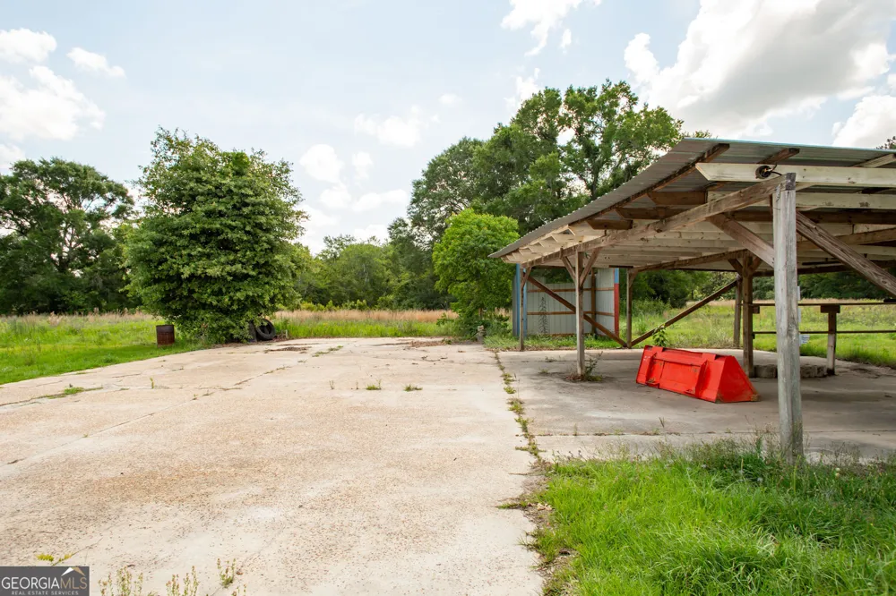 1402 W 12th ST Alma, GA 31510