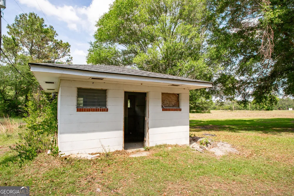 1402 W 12th ST Alma, GA 31510