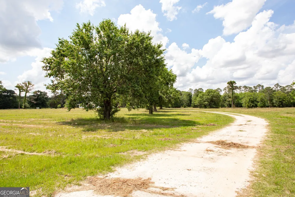 1402 W 12th ST Alma, GA 31510
