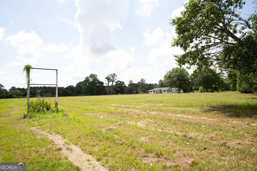 1402 W 12th ST Alma, GA 31510