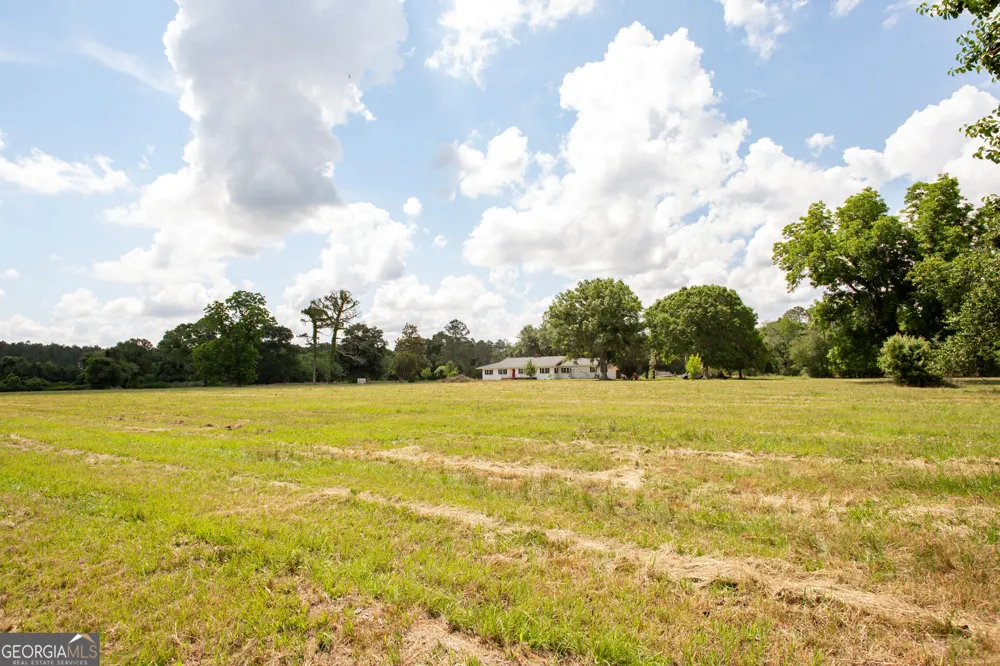 1402 W 12th ST Alma, GA 31510