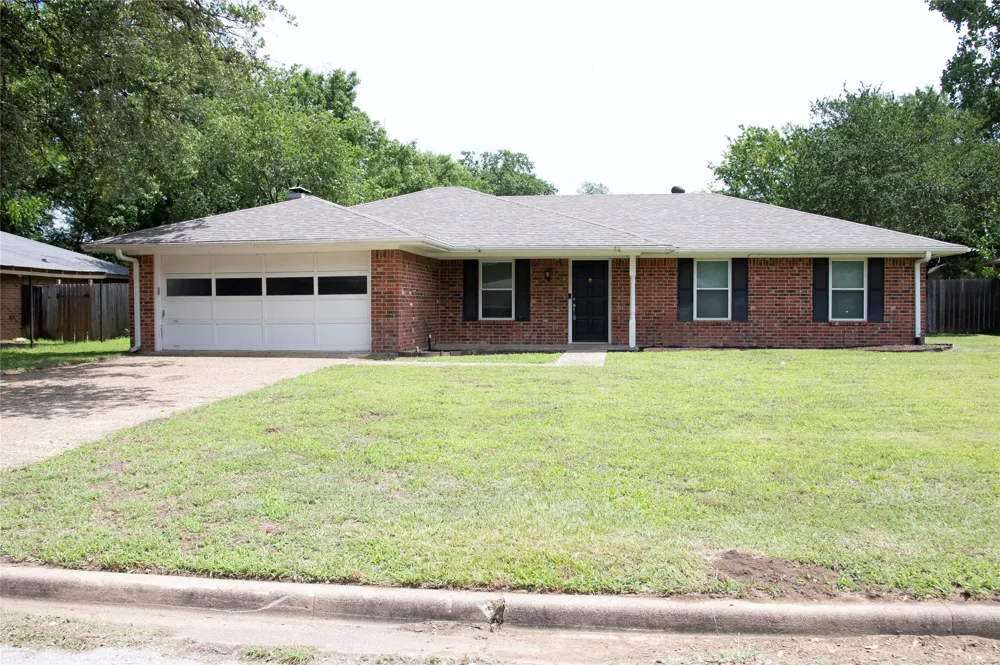 1008 Fairway Lane Mexia, TX 76667