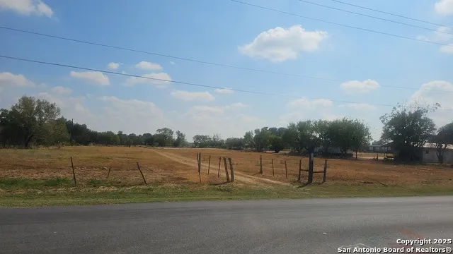 18000 Wisdom Rd Lytle, TX 78052