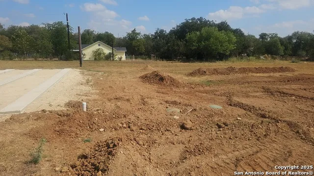 18000 Wisdom Rd Lytle, TX 78052