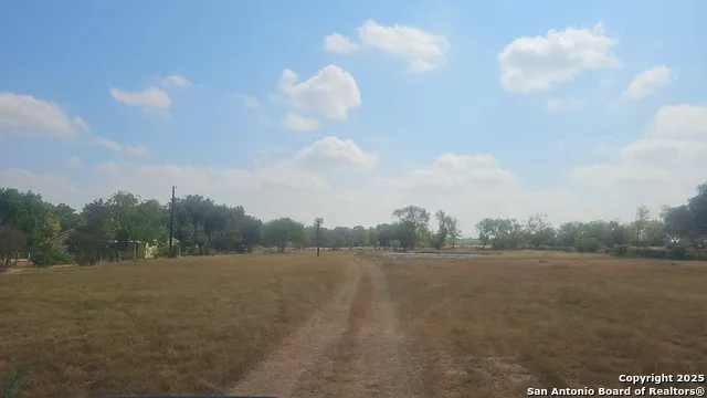 18000 Wisdom Rd Lytle, TX 78052