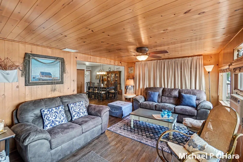 818 W Wells Street Lincoln Township, MI 49349