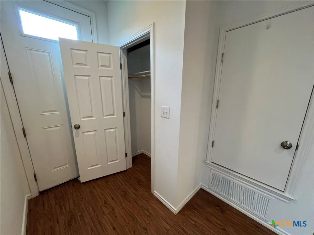 805 Hallie Cove Lockhart, TX 78644