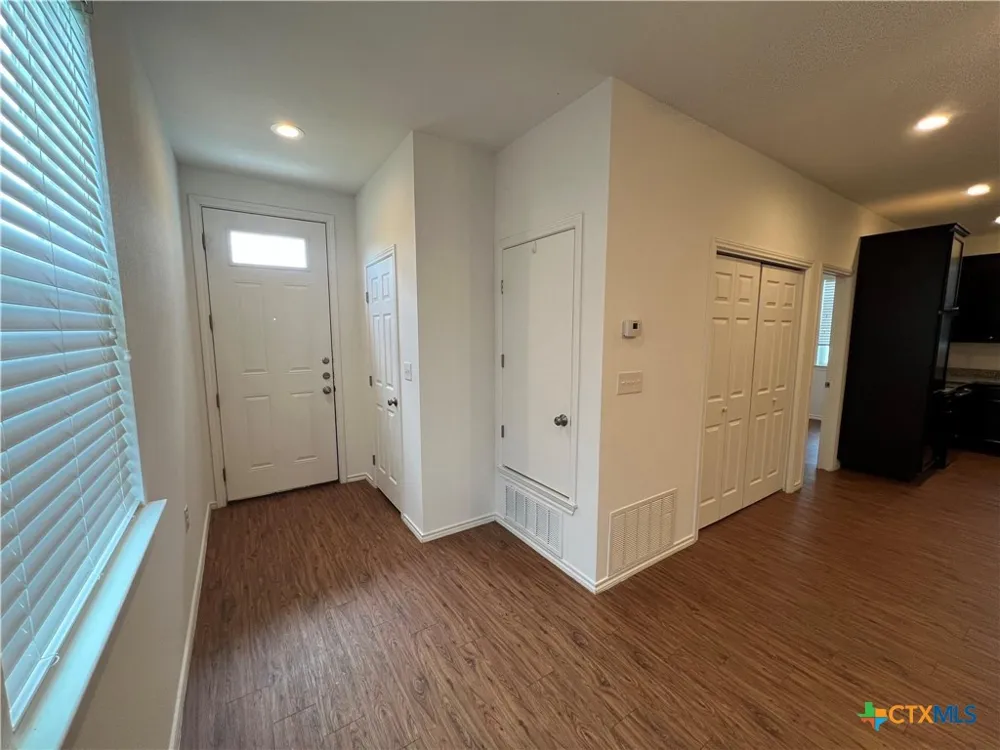 805 Hallie Cove Lockhart, TX 78644